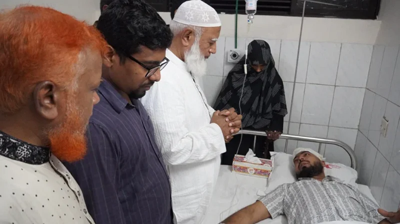 আহত শিবির নেতাদের দেখতে হাসপাতালে জামায়াত আমির