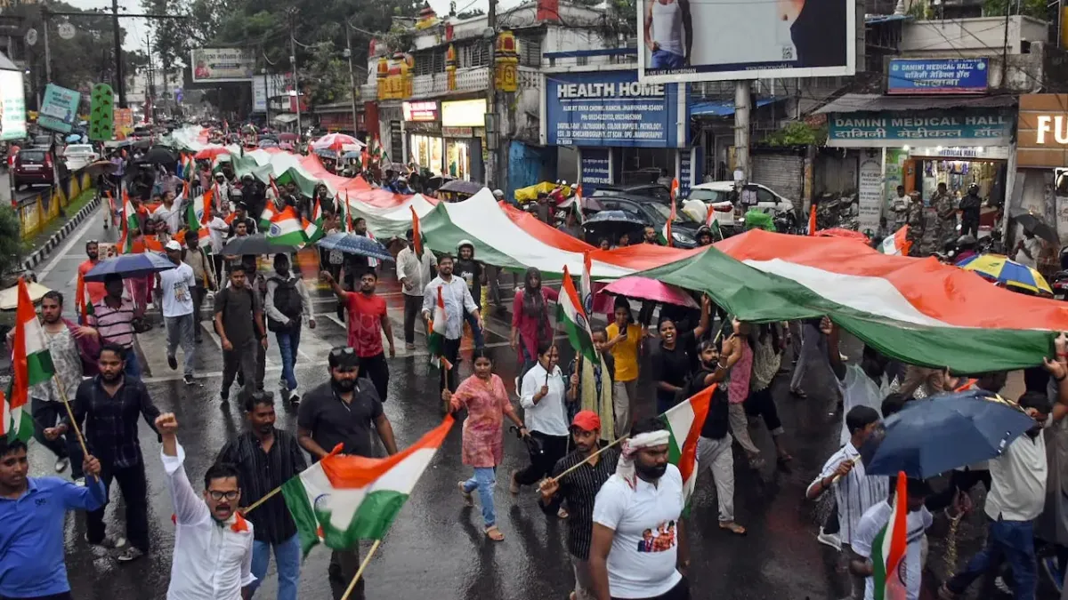 নিয়োগ পরীক্ষায় অনিয়ম: আন্দোলনের নতুন মোড়, উত্তাল ভারতের ঝাড়খণ্ড