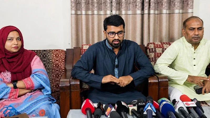 শেখ হাসিনা কি বেঁচে আছেন, নাকি মারা গেছেন?: রাশেদ খাঁনের প্রশ্ন