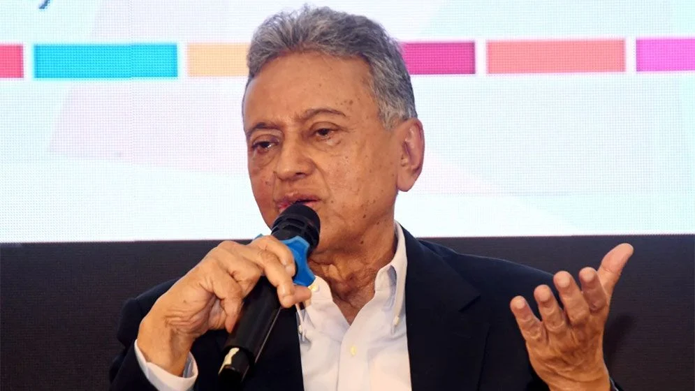 সরকার কোনো ধরনের তথ্য বিভ্রান্তি করবে না: আমির খসরু