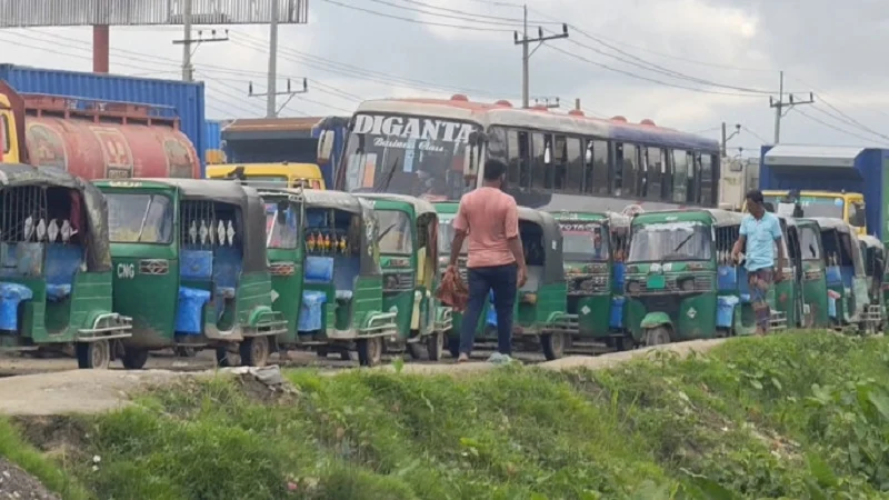 গ্যাস সংকটে ব্রাহ্মণবাড়িয়ায় সিএনজি ভাড়ায় নৈরাজ্যের অভিযোগ