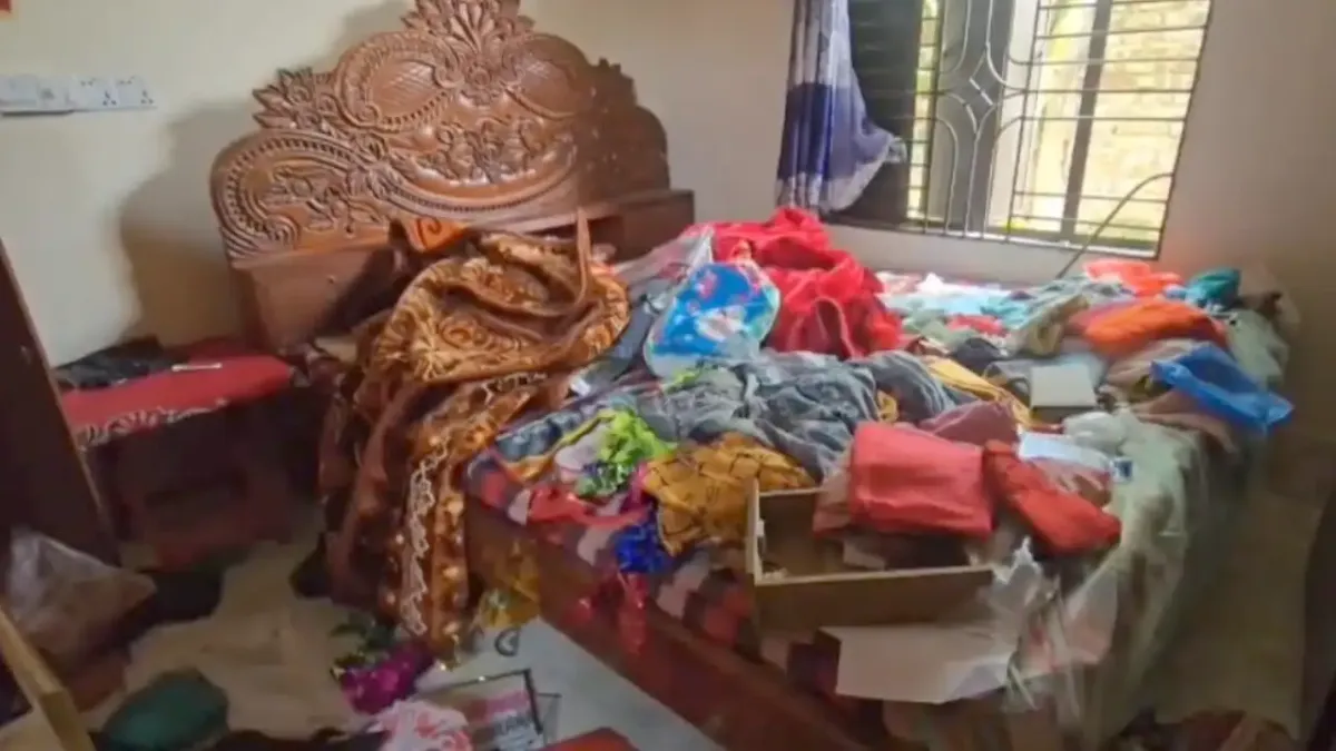 স্ত্রীর সম্মান রক্ষা করতে ডাকাতদের সঙ্গে লড়াই, গুলিবিদ্ধ স্বামী