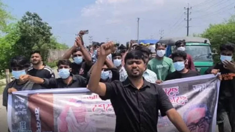 বঙ্গবন্ধুর ৫১তম শাহাদতবার্ষিকী উপলক্ষে ছাত্রলীগের ঝটিকা মিছিল, পুলিশ বলছে ভিডিও দেখে শনাক্ত করে ব্যবস্থা