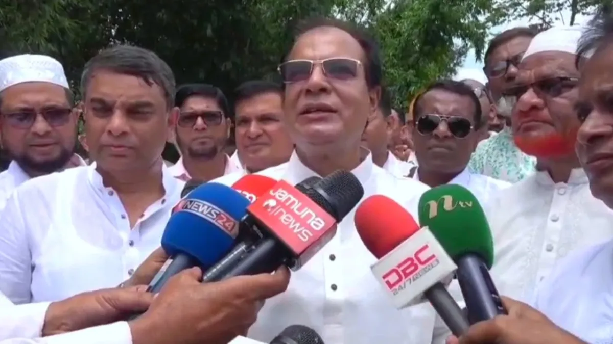 চা ইন্ডাস্ট্রিও দখলের চেষ্টা করেছিল ফ্যাসিস্ট সরকার, বললেন ত্রাণমন্ত্রী