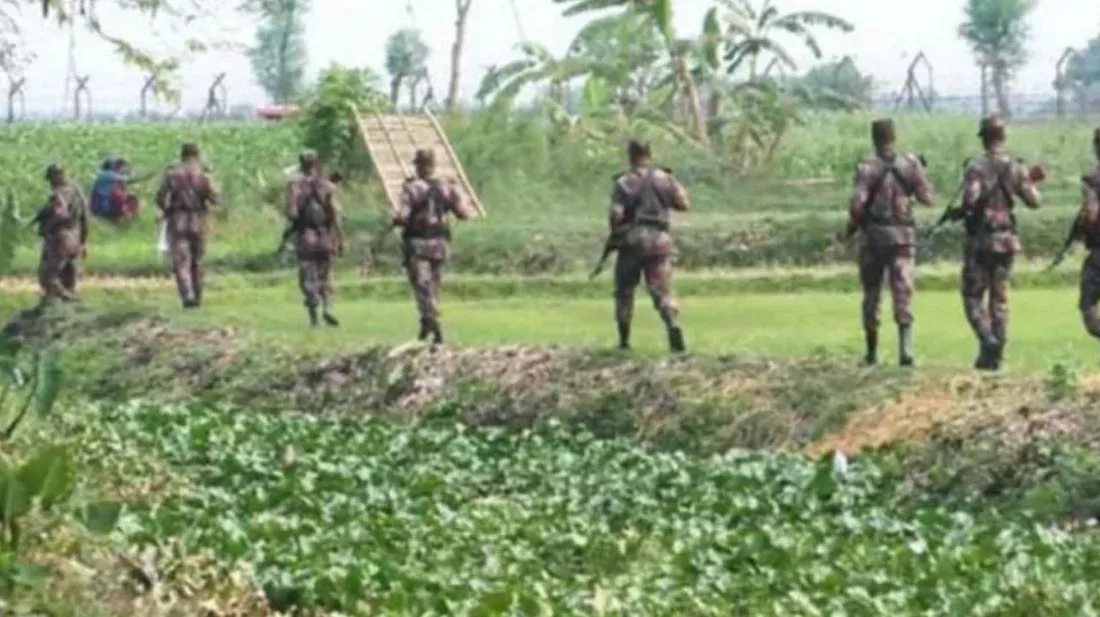 হত্যা করে ভারতে পালিয়ে যাওয়ার পর বিএসএফের হাতে ধরা ২ ভাই