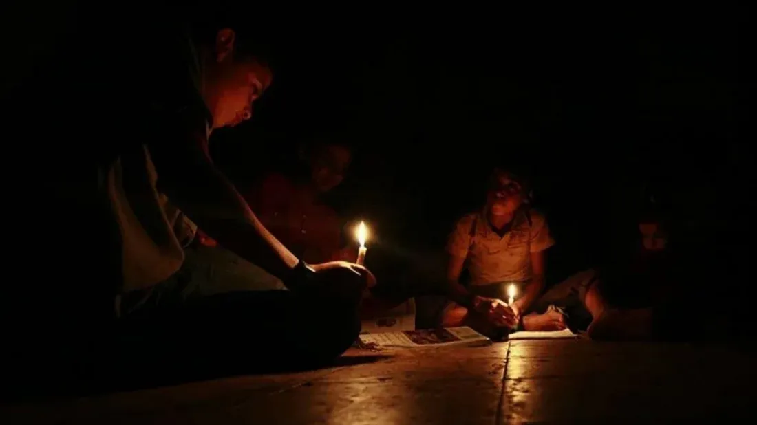 ৬২ বিদ্যুৎকেন্দ্রের উৎপাদন ব্যাহত, লোডশেডিংয়ে নাকাল ঢাকাসহ সারাদেশ