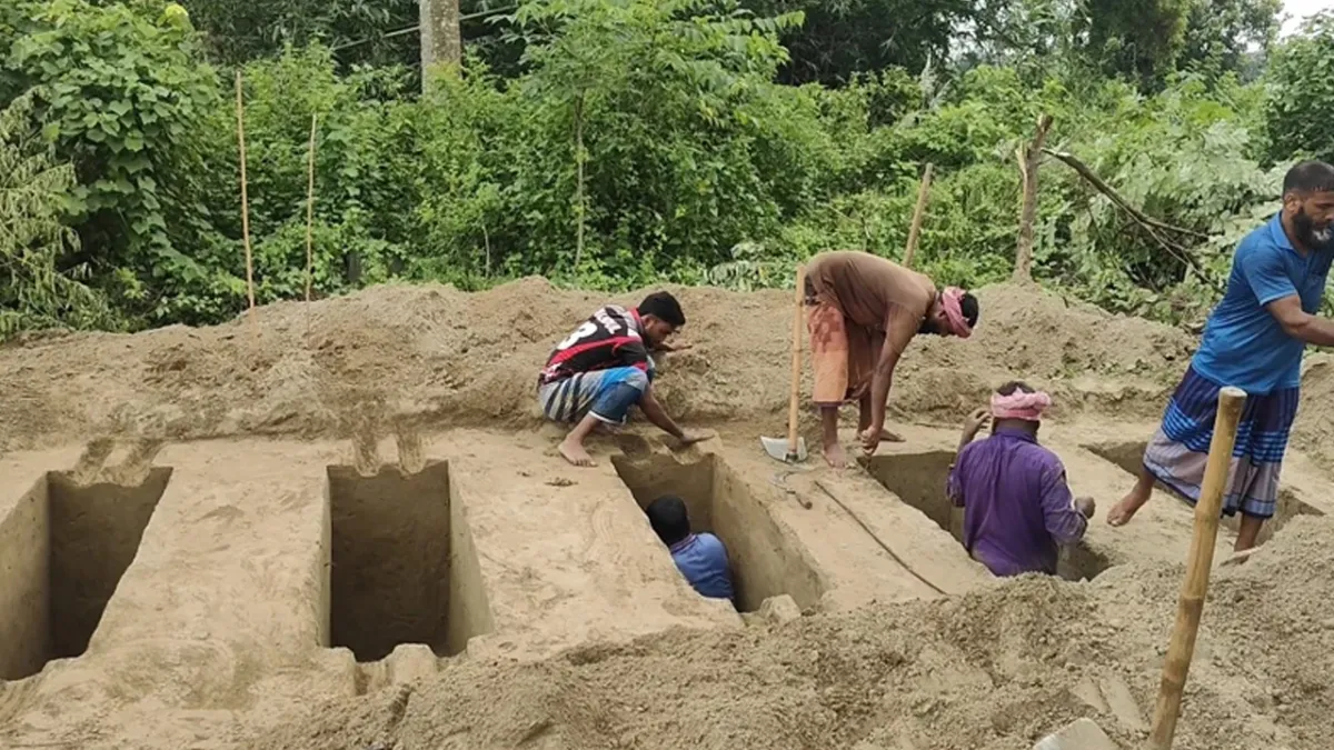 নদীতে ডুবে একইসঙ্গে ৫ শিশুর মৃত্যু, পাশাপাশি কবরে দাফন