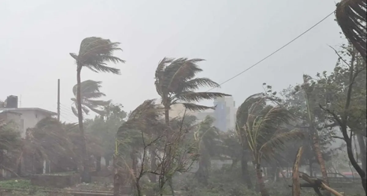আজ ঝড়ের শঙ্কা দেশের আট জেলায়