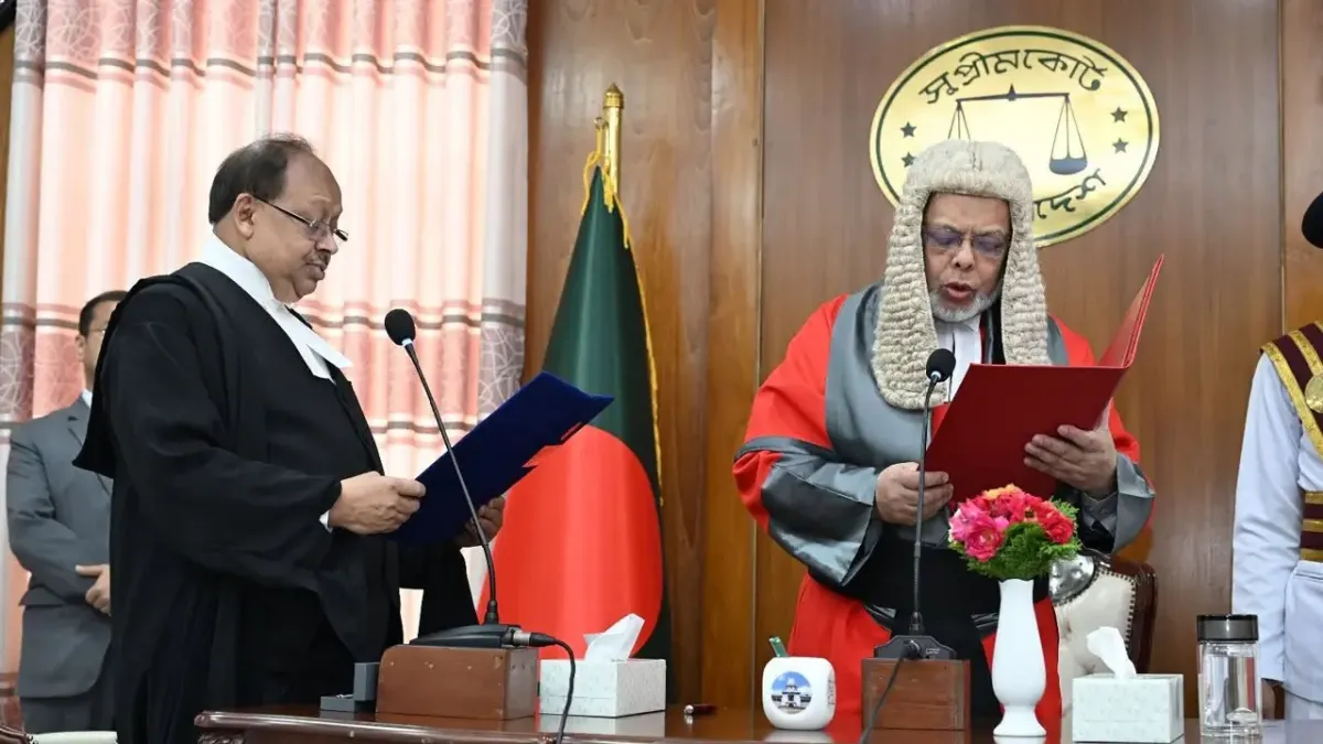 শপথ নিলেন বিচারপতি হাবিবুল গনি