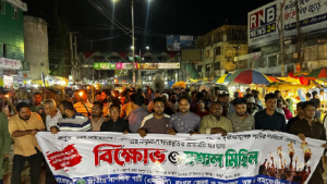 রংপুরে একই পরিবারের ৪ জনকে হত্যার প্রতিবাদে এনসিপির মশাল মিছিল