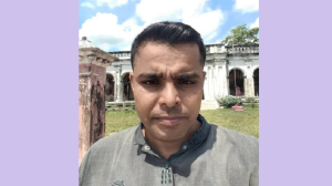 ফেসবুক লাইভে এমপির সমালোচনা: এনসিপির বহিষ্কৃত নেতাকে পিটিয়ে পুলিশে দিল স্থানীয়রা