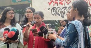 ঢাবির ছাত্রী হলে ‘সান্ধ্য আইন’ বাতিলের দাবিতে ৪৮ ঘণ্টার আল্টিমেটাম