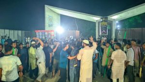 ছাত্রলীগের উসকানিতে বেরোবি ছাত্রদল-শিবিরের সংঘর্ষ