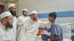 হবিগঞ্জে হামলায় আহত আলিফকে দেখতে হাসপাতালে মামুনুল হক
