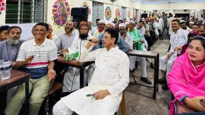 মঞ্চে ছেড়ে নেতাকর্মীদের সারিতে বসে মতবিনিময় করলেন শিক্ষামন্ত্রী