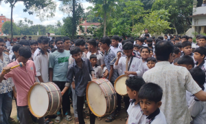৯০০ শিক্ষার্থীর শিক্ষক ৬ জন, তবু ৯ বছর ধরে সেরা