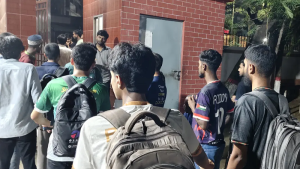 মধ্যরাতে গ্রাফিক আর্টসের হল থেকে ছাত্রশিবিরকে বের করে দিলো ছাত্রদল