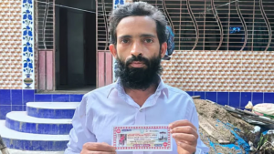 ২০ টাকার টিকিটে ৩০ লাখ টাকা পাচ্ছেন কৃষক হানিফ মিয়া