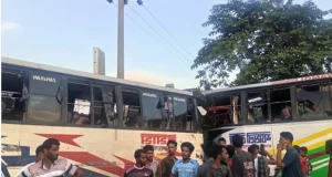 দুই বাসের মুখোমুখি সংঘর্ষ, ৩ জনের মৃত্যু