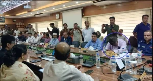 সিভিল সার্জনের মোবাইলে চারবার কল, সভা ছেড়ে যেতে বললেন আইনমন্ত্রী