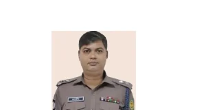 রাজধানীর গুলশানে আওয়ামী লীগের মিছিল, ওসির পর সরানো হলো ডিসিকেও