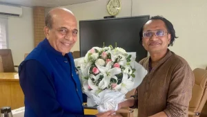 প্রধানমন্ত্রীর তথ্য উপদেষ্টার সঙ্গে ভারতীয় হাইকমিশনারের সাক্ষাৎ