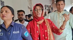 আদালতে মাথা ঘুরে পড়ে গেলেন মিষ্টি সুবাস, বললেন ‘আমাকে গুলি করে মেরে ফেলেন’