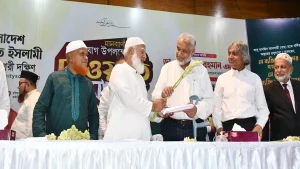 জামায়াতে যোগ দেওয়া ৬৫০ জনের মধ্যে সাবেক বিচারপতি, সেনা কর্মকর্তা, আইনজীবী, কওমি আলেম, ফুটবলার