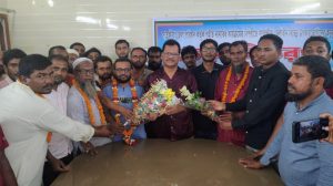 জামায়াত থেকে বিএনপিতে যোগ দেওয়া ৫৫ নেতাকর্মীকে ফুলেল শুভেচ্ছা