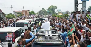 ১১ দলীয় জোটের কুমিল্লার পথসভা শেষে চট্টগ্রামের পথে লংমার্চ