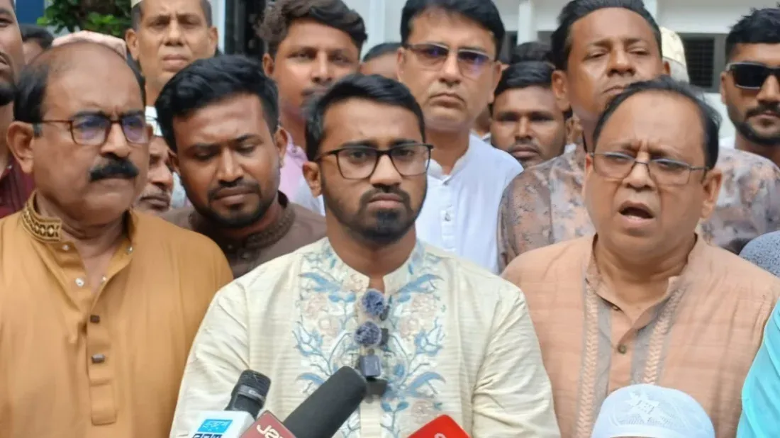 দুটি দাবি পূরণ হলেই প্রধানমন্ত্রীর ভারত সফর নিয়ে ভাবা সম্ভব: রাশেদ খাঁন