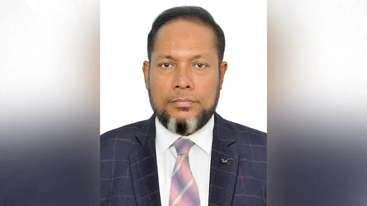 কুবির ক্যারিয়ার ডেভেলপমেন্ট সেন্টারের দায়িত্বে রেজিস্ট্রার মুজিবুর রহমান