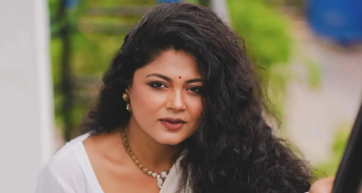 চলতি মাসেই মা হচ্ছেন মৌসুমী