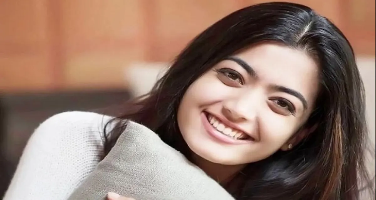 উচ্চারণ ও ভাষাজ্ঞান নিয়ে মাঝেমধ্যেই কটাক্ষের মুখে পড়তে হয় রাশমিকা মান্দানাকে