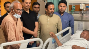 সড়ক দুর্ঘটনায় আহত প্রতিমন্ত্রীকে দেখতে হাসপাতালে রিজভী