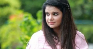 বিদেশ ভ্রমণের আগে সবাইকে বিয়ের পরামর্শ