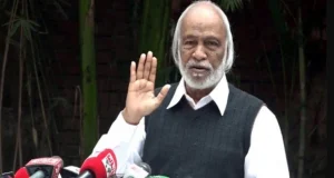 ড. আব্দুল মঈন খান হঠাৎ অসুস্থ হয়ে হাসপাতালে ভর্তি