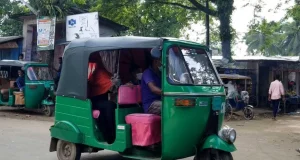 জানেন কেন অটোরিকশায় তিন চাকা থাকে?