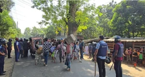 সন্ধ্যা থেকে দফায় দফায় সংঘর্ষ