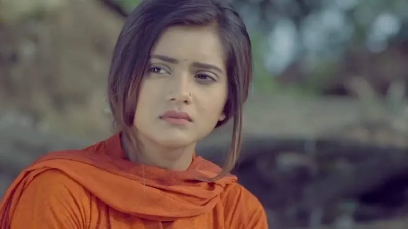 অল্পের জন্য প্রাণে রক্ষা পেলেন অভিনেত্রী তানজিন তিশা