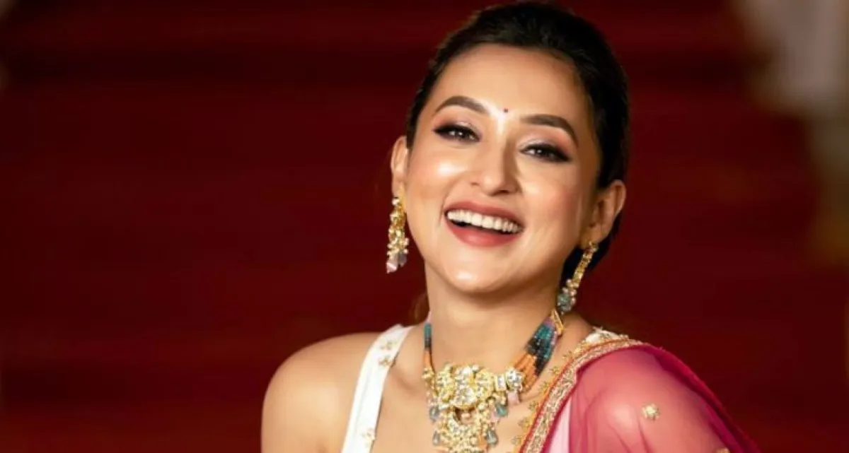 অবিবাহিত হিসেবে এটাই নাকি মিমির জীবনের শেষ দুর্গাপূজা